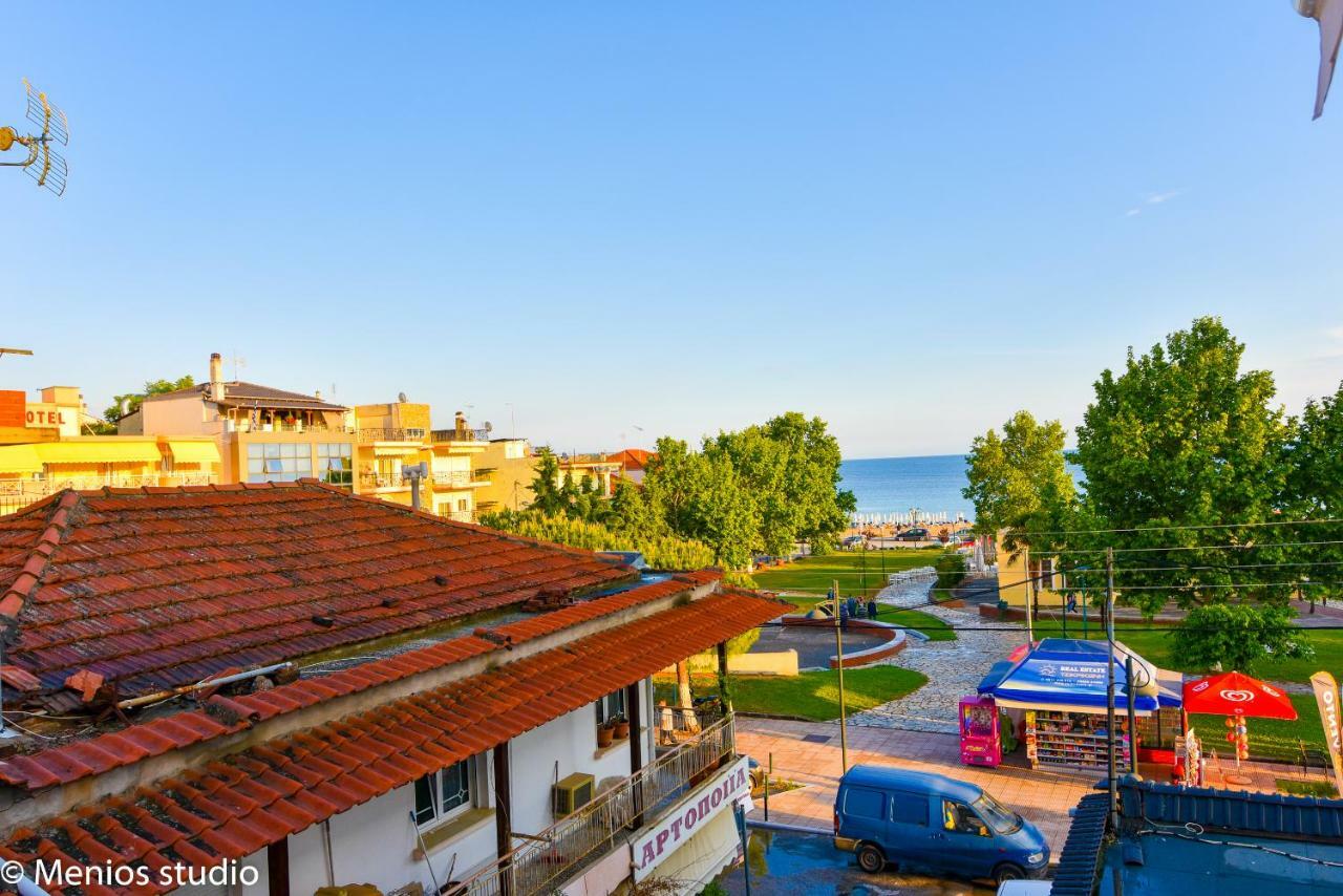 Menios Apartments And Studios Nea Kallikrateia Экстерьер фото